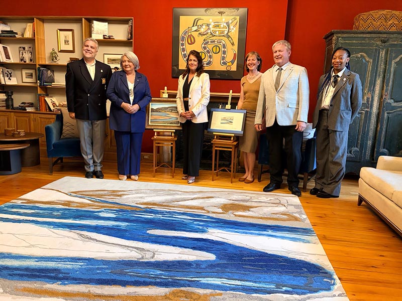Group photograph with the Governor General and representatives of the Canadian Wool Council, Creative Matters, Cabernet Carpets, and the NCC, at the unveiling of the Vice-Regal Wool Rug, Rideau Hall, Ottawa, May 29, 2026. From L to R: Matthew J. Rowe, Campaign for Wool; Her Excellency Governor General Mary Simon; Ann Malone-Bianconi, NCC; Ali McMurter, Creative Matters; Mike Fuendling, Cabernet Carpets Inc.; Rosa Wharton, Creative Matters; Photo credit: Lidiya Beida